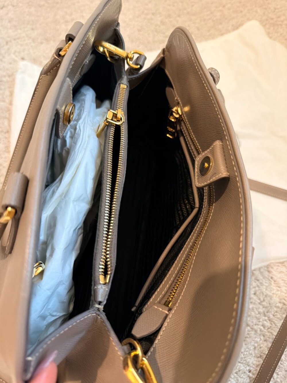 Authentic Prada Saffiano Lux Promenade Argilla Handbag - Like New! - Picture 5 of 6